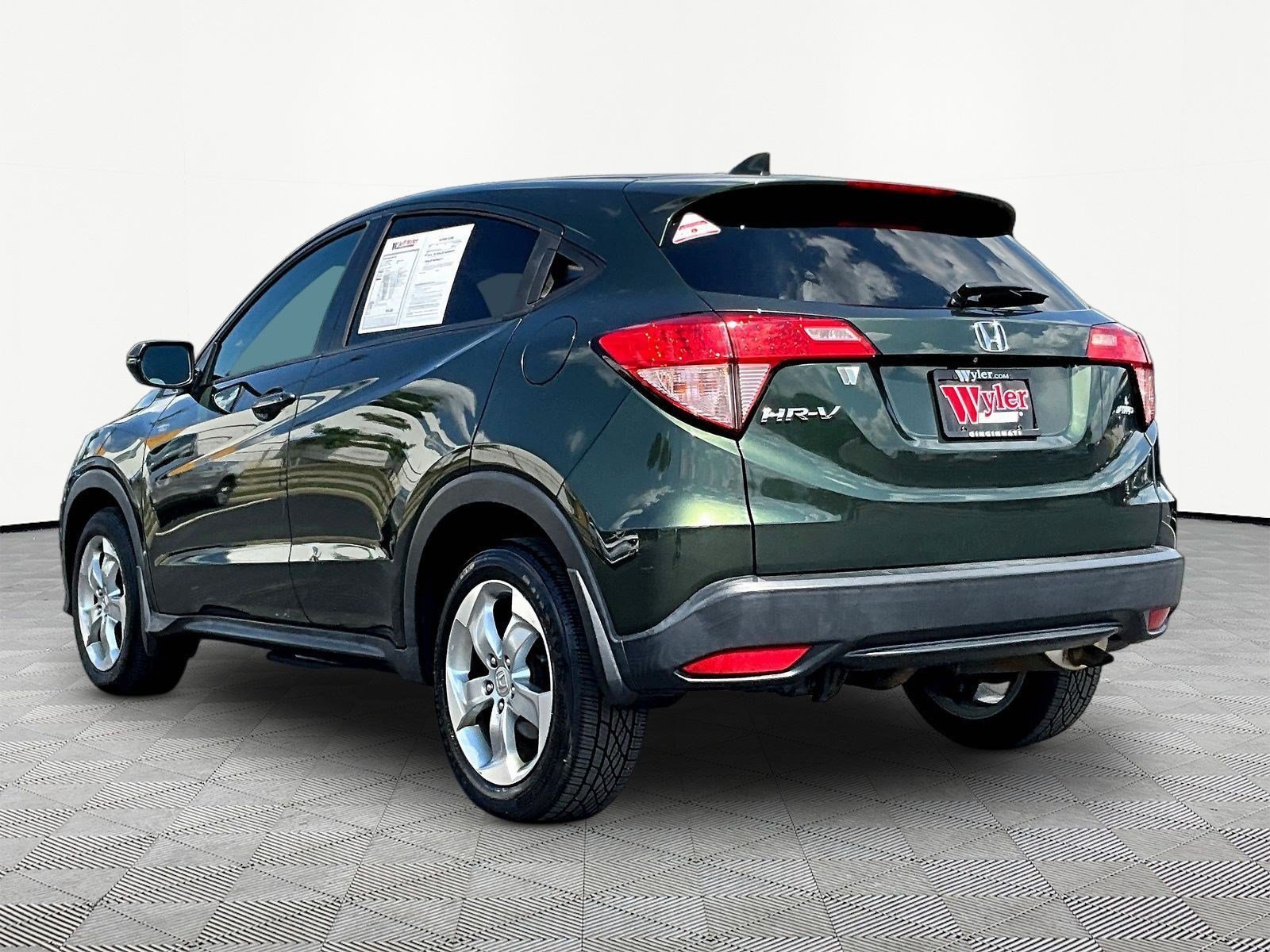 Used 2016 Honda HR-V EX image 4