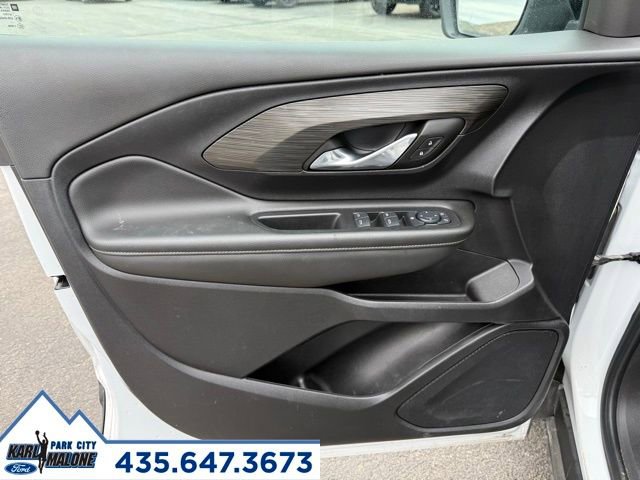 Used 2024 GMC Terrain SLE w/ Elevation Edition image 13