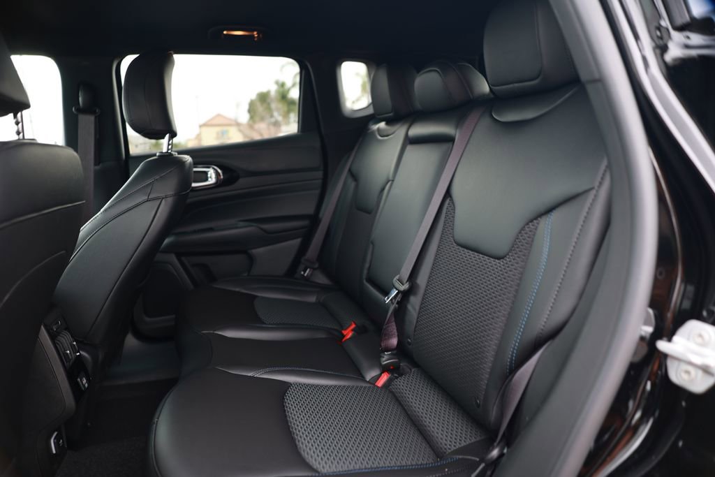 New 2026 Jeep Compass Latitude image 28