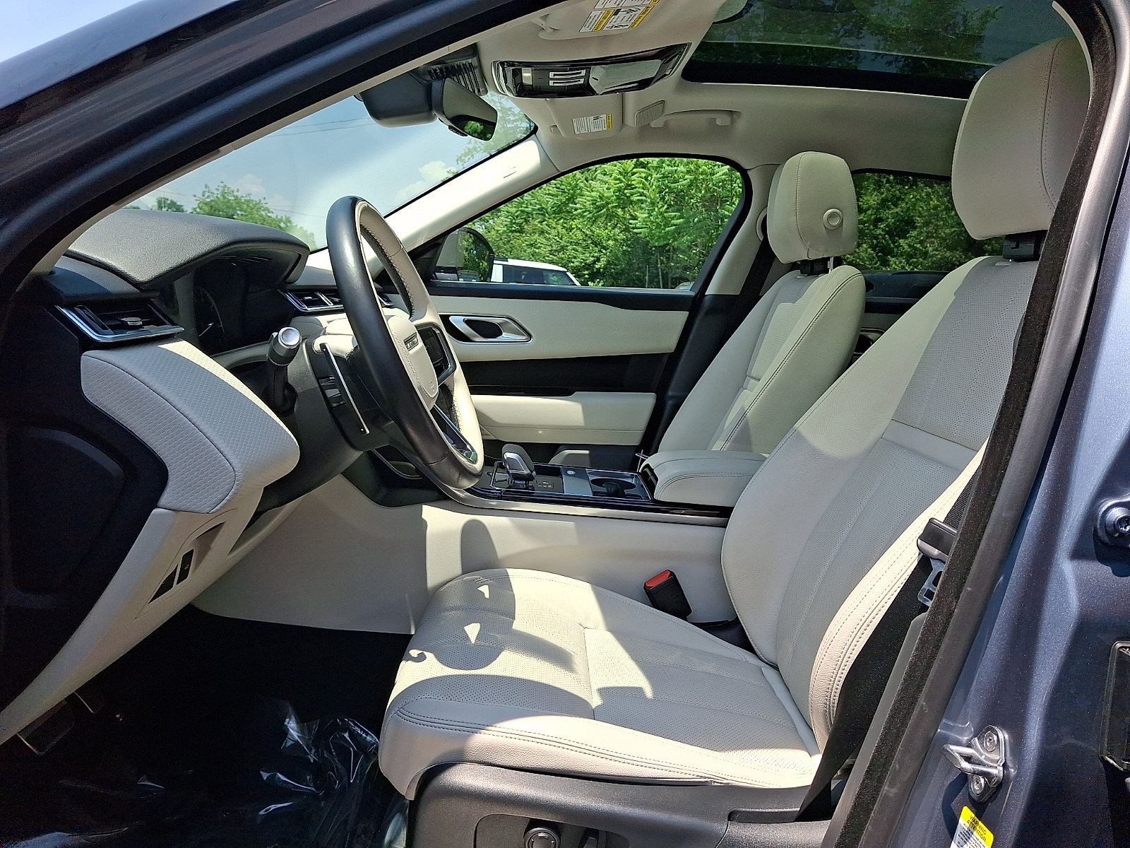 Used 2022 Land Rover Range Rover Velar R-Dynamic S AWD/4WD image 5