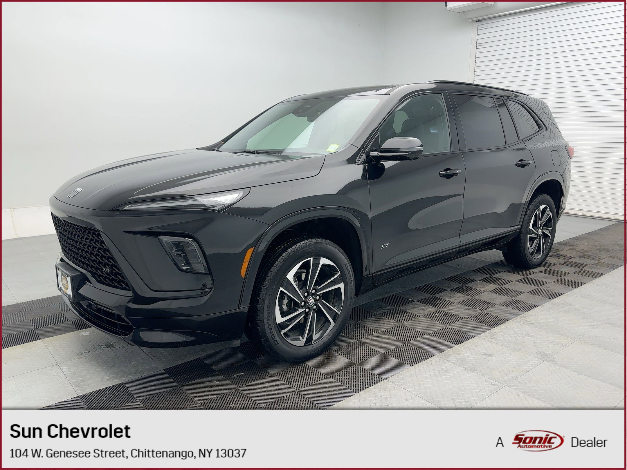 Used 2025 Buick Enclave Sport Touring image 1