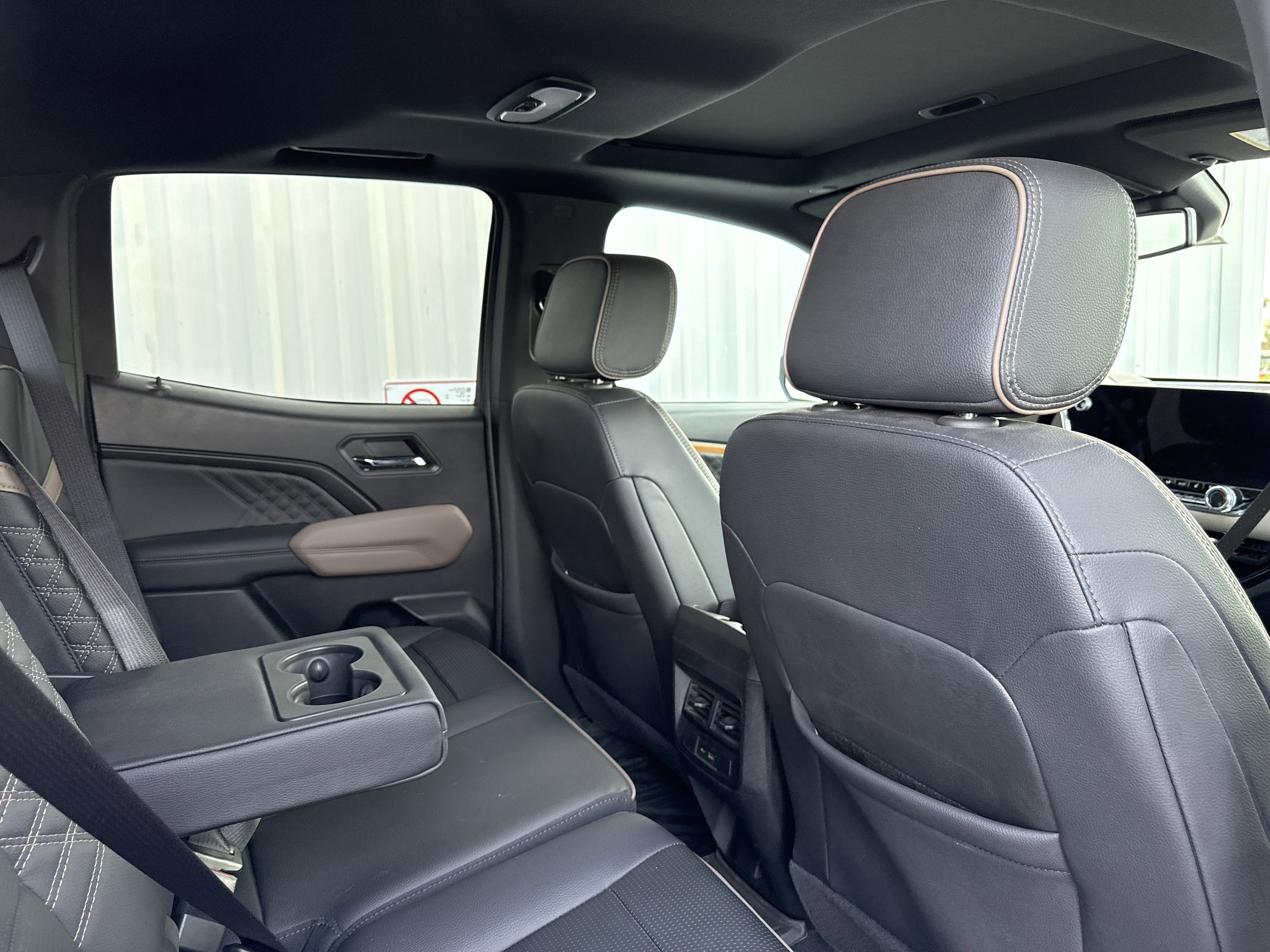 Used 2024 GMC Canyon Denali w/ LPO, Denali Black Edition image 40