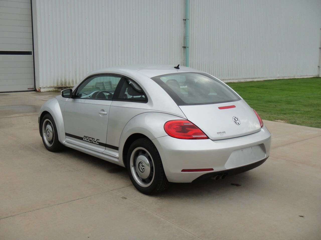 Used 2012 Volkswagen Beetle 2.5 image 9