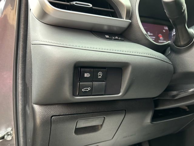 Used 2023 Toyota Highlander XLE image 38