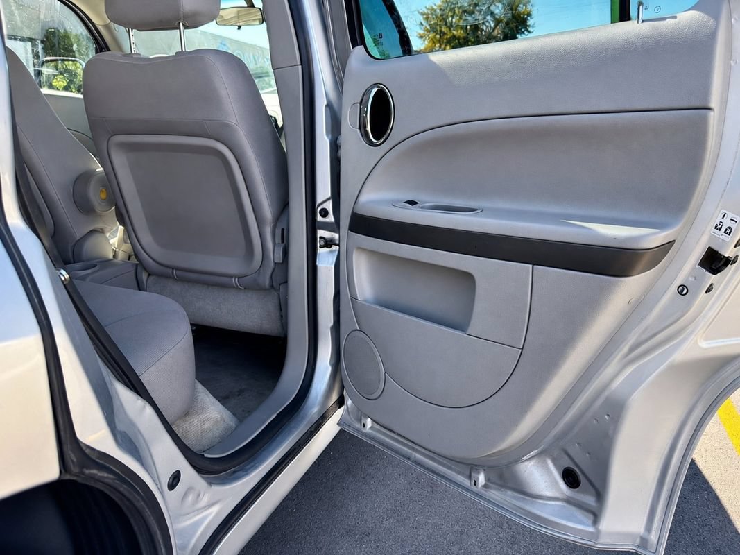 Used 2011 Chevrolet HHR LT FWD image 20