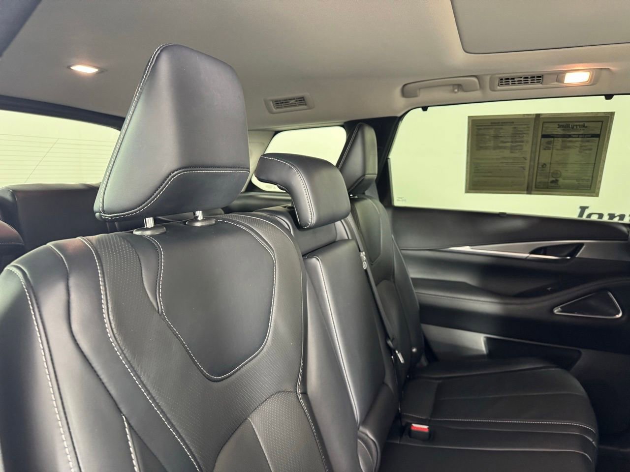 Used 2023 INFINITI QX60 Luxe w/ Performance Audio Package image 32