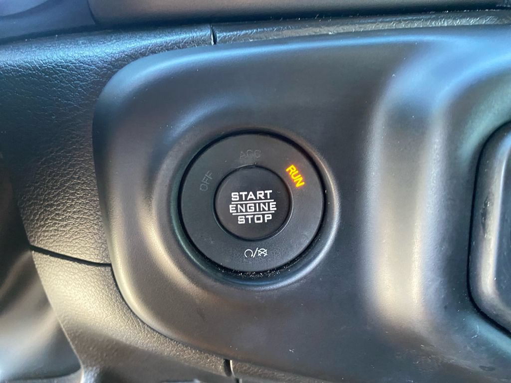 Used 2023 Jeep Wrangler Unlimited w/ Sun & Screen Package AWD/4WD image 18
