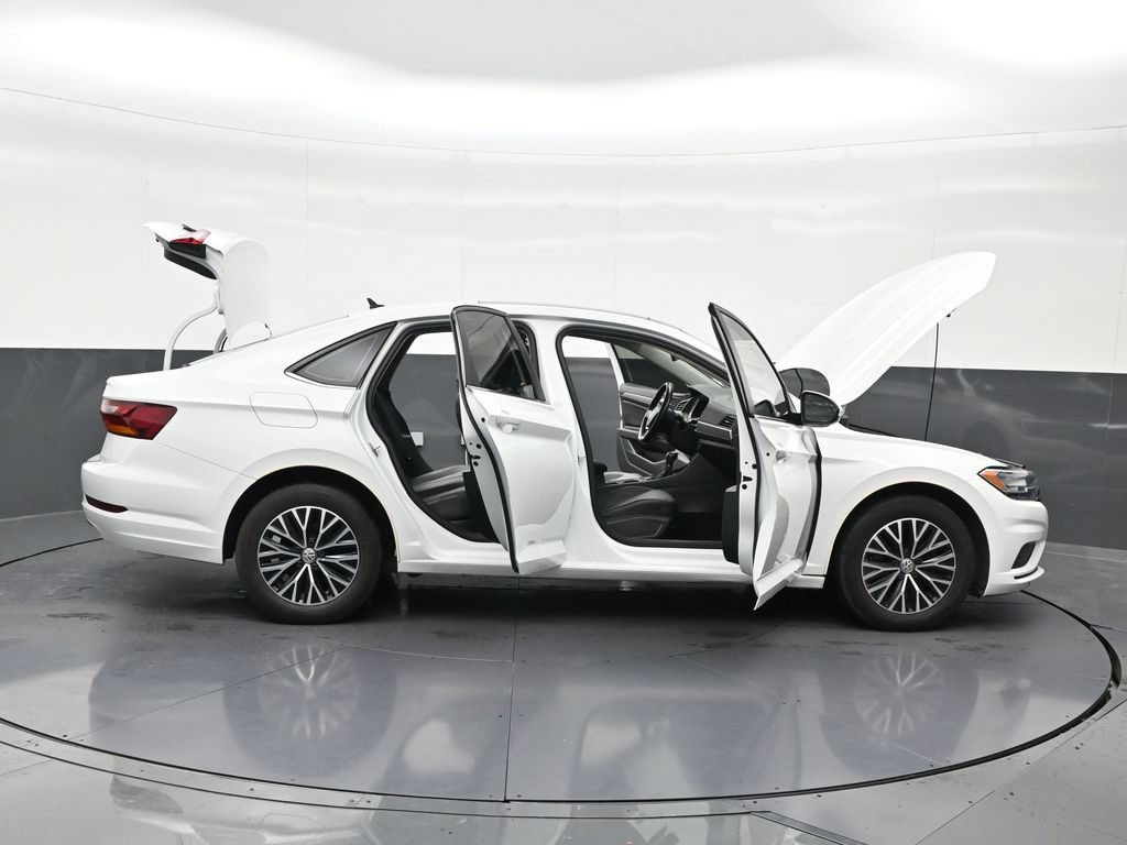 Used 2019 Volkswagen Jetta SE FWD image 32