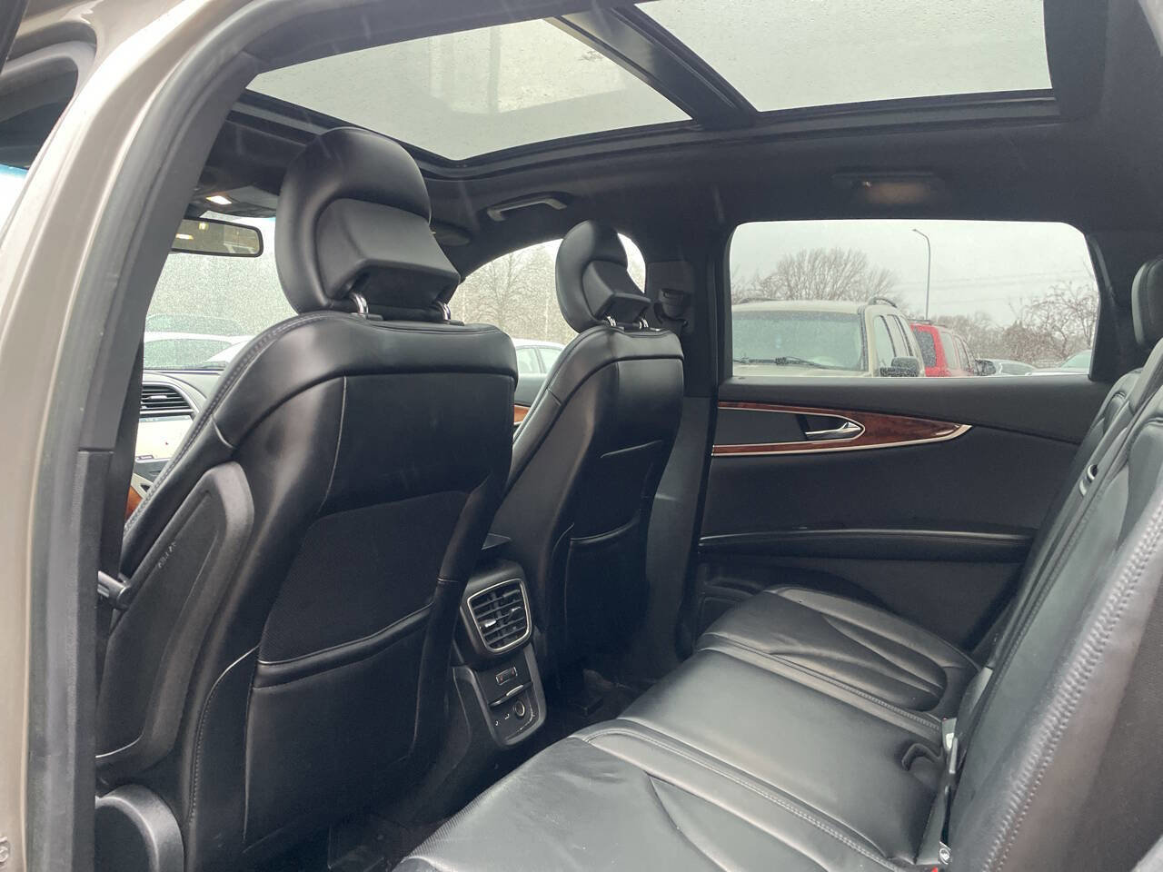 Used 2016 Lincoln MKX Reserve w/ Climate Package image 16