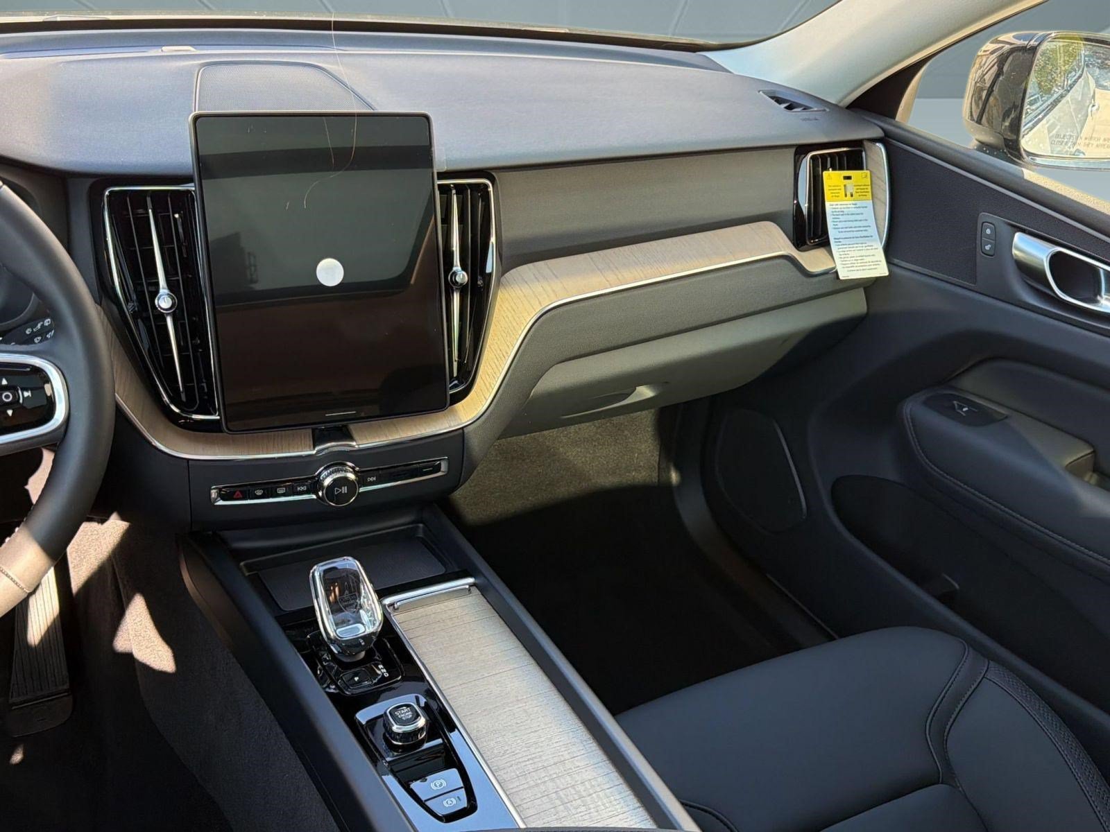 New 2026 Volvo XC60 B5 Plus w/ Climate Package AWD/4WD image 28