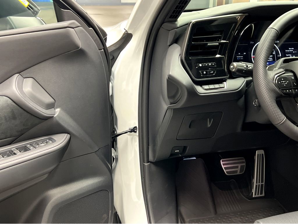 New 2026 Lexus TX 500h AWD image 41