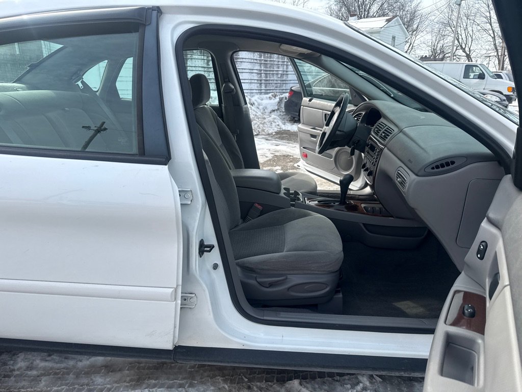 Used 2006 Ford Taurus SEL image 11