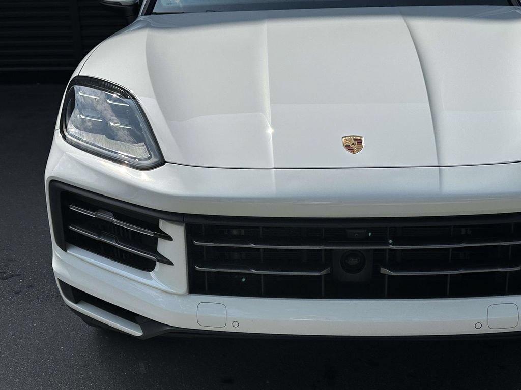 Certified 2026 Porsche Cayenne AWD/4WD image 10