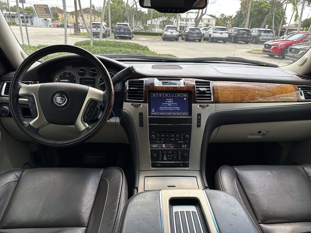 Used 2013 Cadillac Escalade Platinum RWD image 14