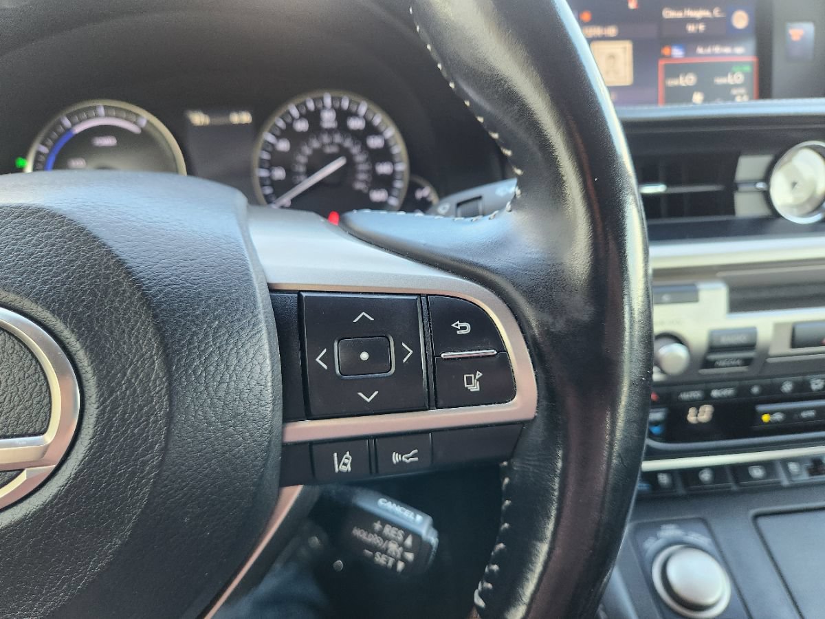 Used 2018 Lexus ES 300h w/ Luxury Package FWD image 21