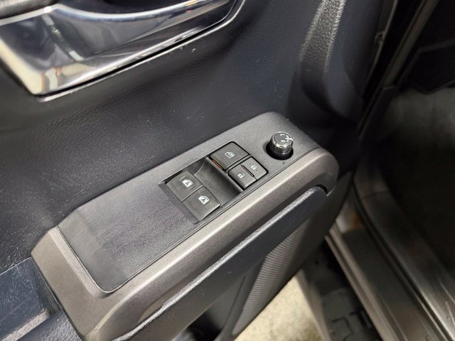 Used 2017 Toyota Tacoma TRD Off-Road w/ Tow Package AWD/4WD image 17