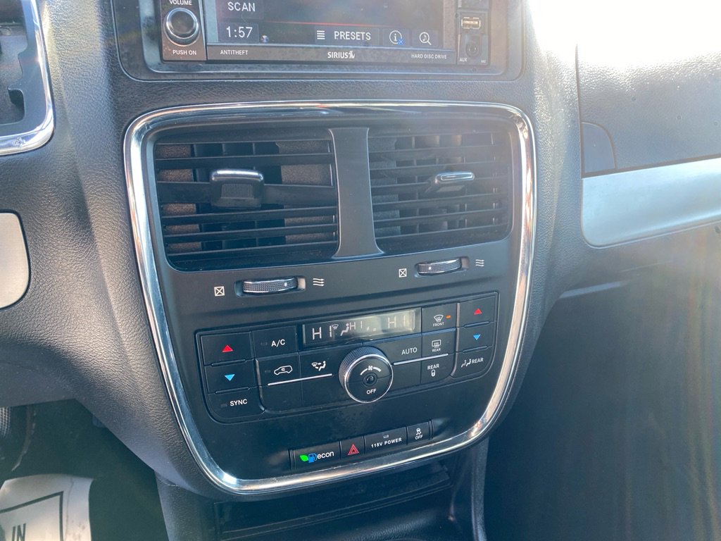 Used 2016 Dodge Grand Caravan R/T image 15