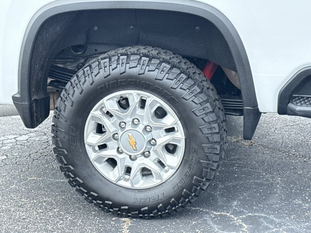Used 2024 Chevrolet Silverado 2500 LT AWD/4WD image 5
