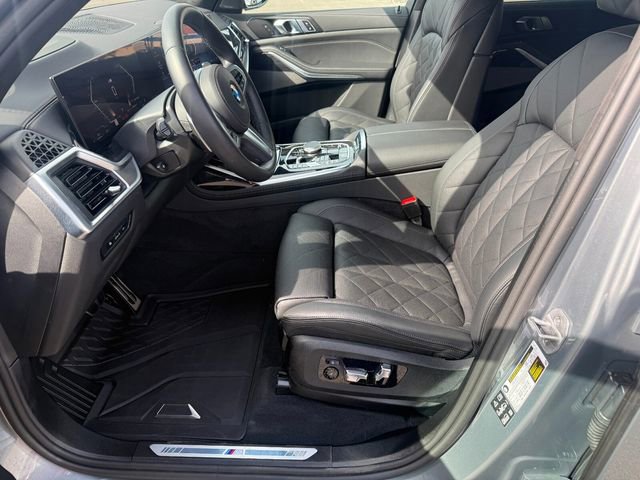 Used 2025 BMW X7 xDrive40i w/ M Sport Package AWD/4WD image 14