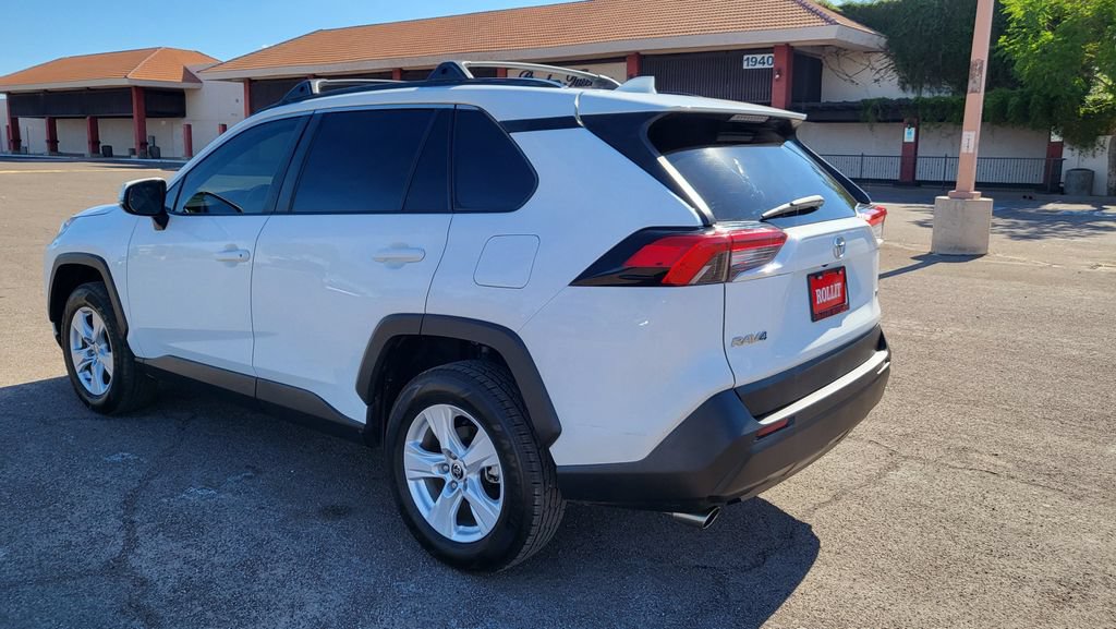 Used 2021 Toyota RAV4 XLE w/ Convenience Package FWD image 8