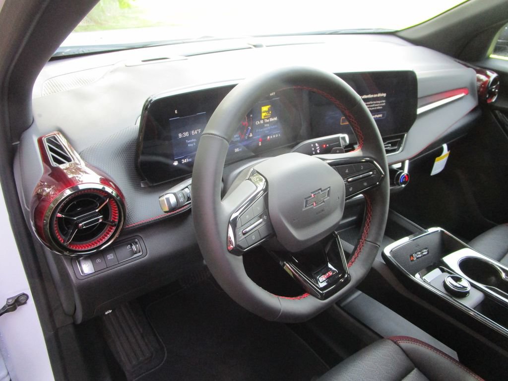 New 2026 Chevrolet Equinox RS w/ Convenience Package III FWD image 24