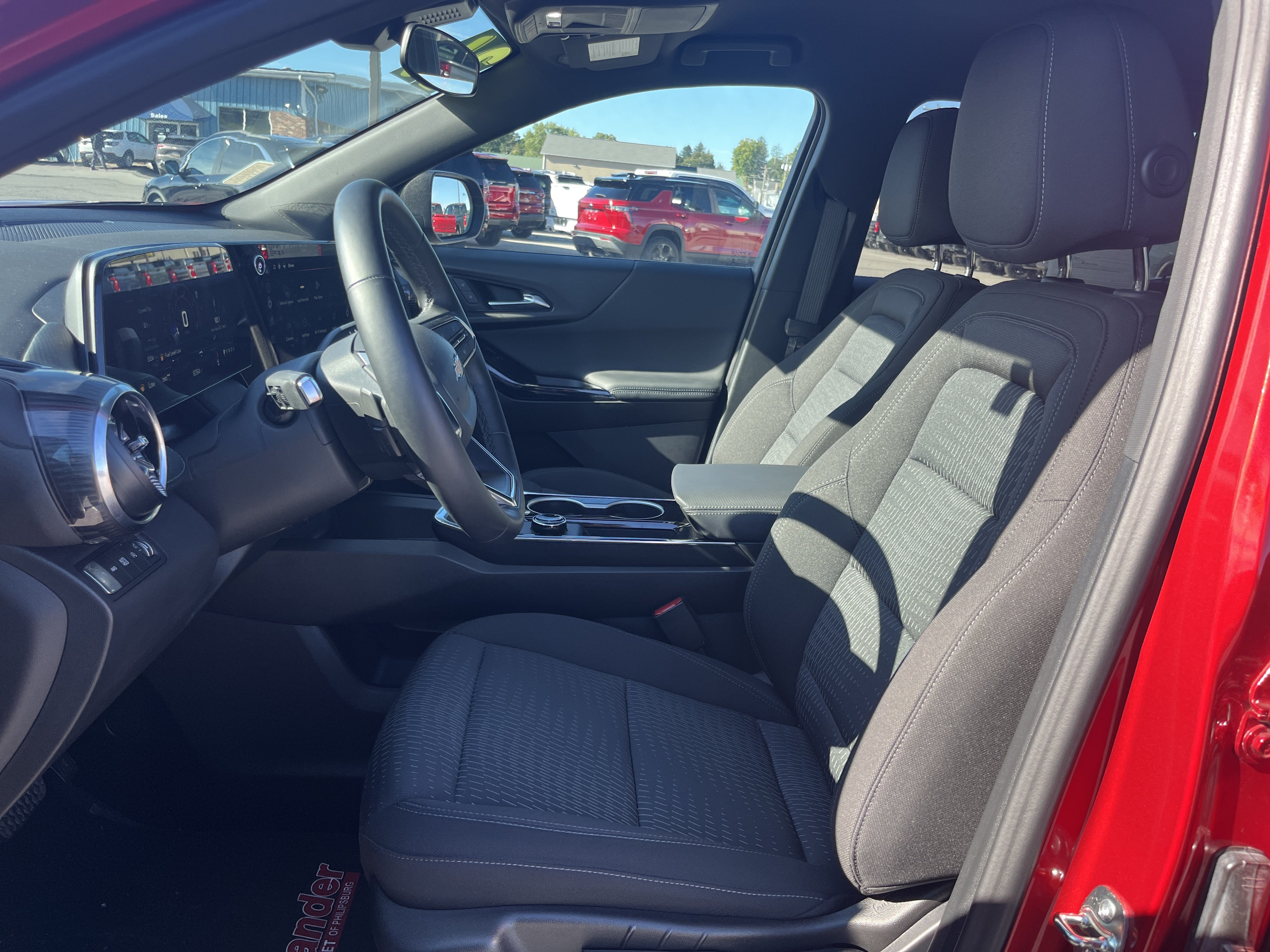 Used 2026 Chevrolet Equinox LT AWD/4WD image 5