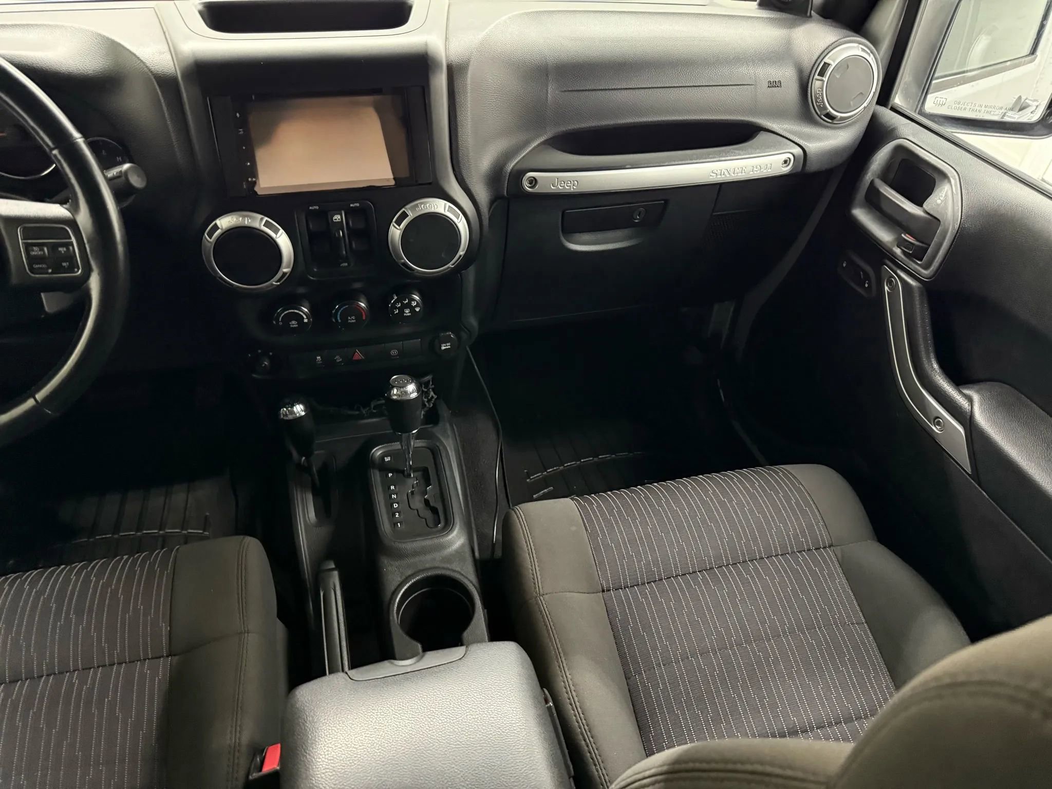 Used 2011 Jeep Wrangler Unlimited Sahara image 23