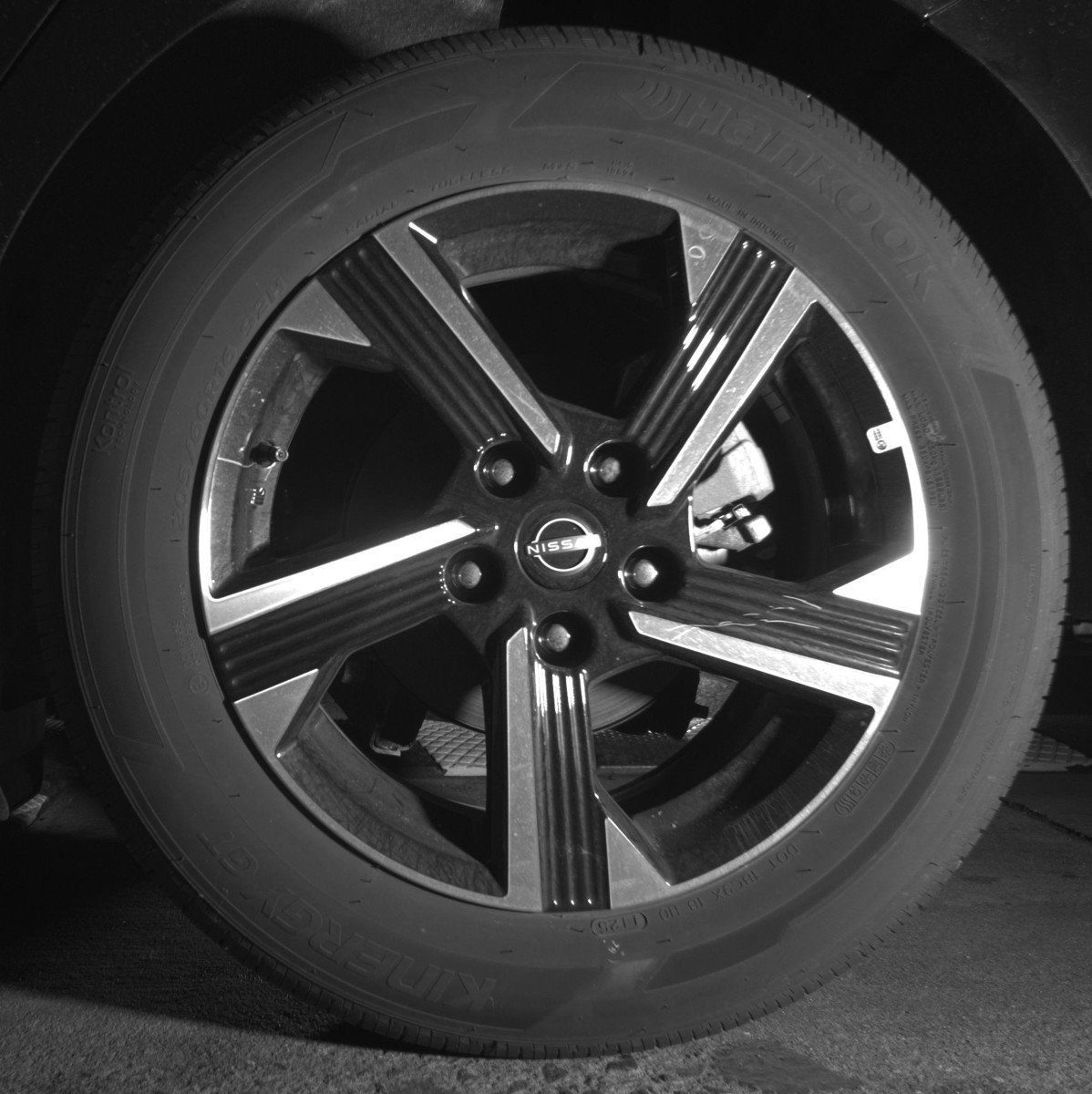 Used 2025 Nissan Sentra SV image 14