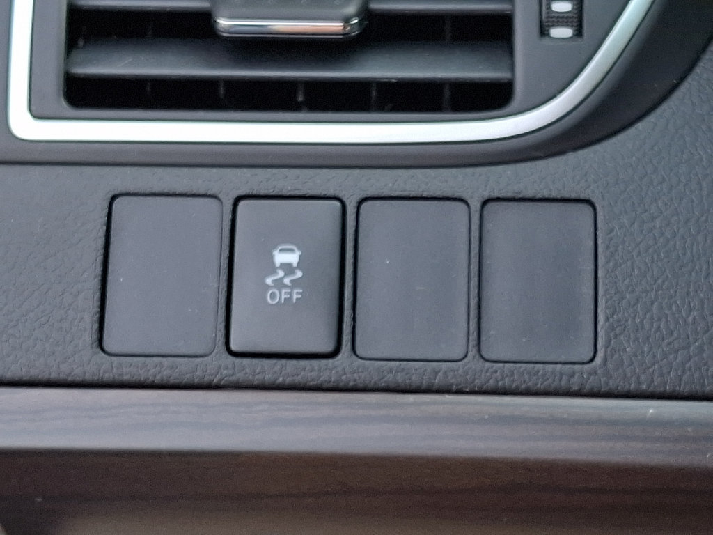 Used 2015 Toyota Camry LE FWD image 24