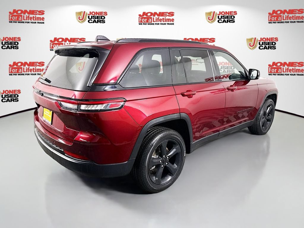 Used 2023 Jeep Grand Cherokee Altitude AWD/4WD image 17