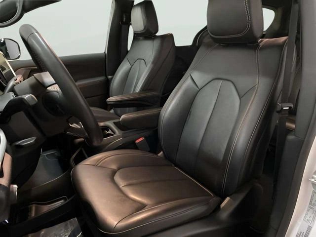 Used 2025 Chrysler Pacifica Select FWD image 61