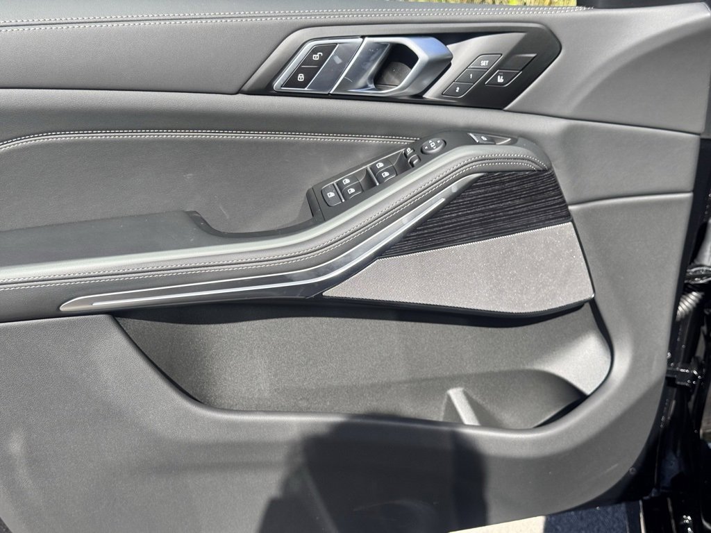 New 2026 BMW X5 M60i image 15