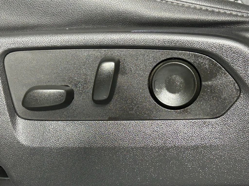 Used 2024 Chevrolet Silverado 2500 LTZ w/ LTZ Convenience Package AWD/4WD image 34