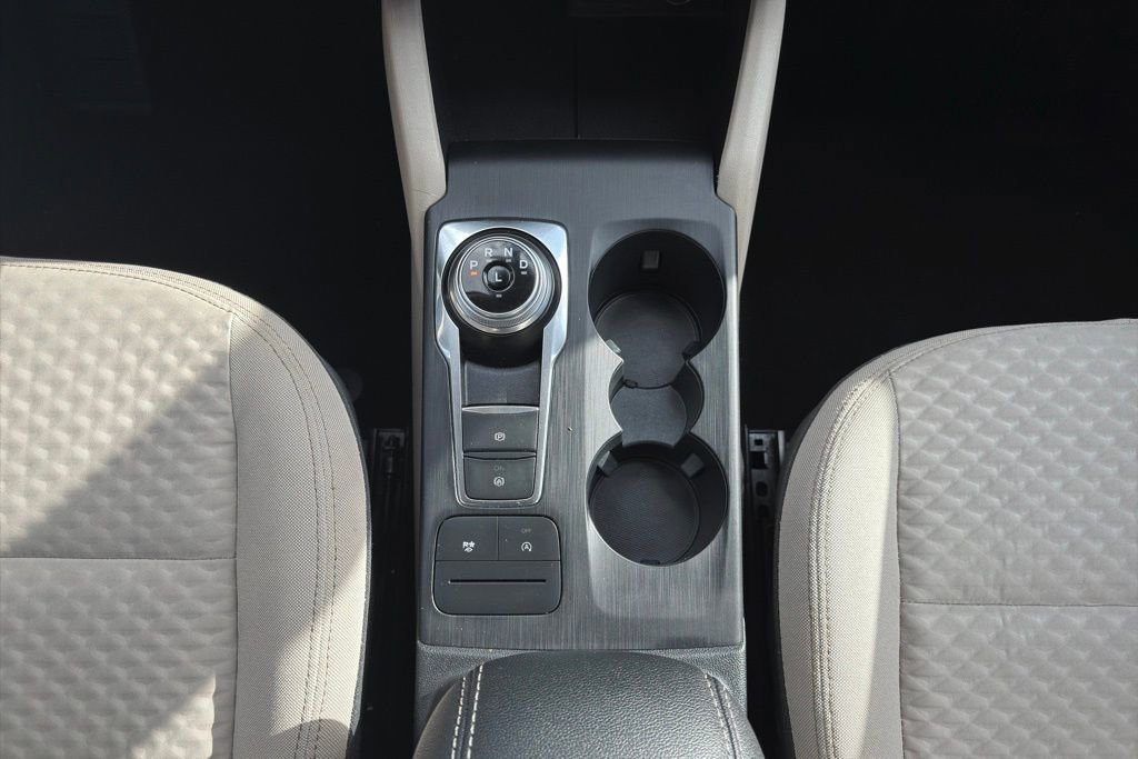 Used 2020 Ford Escape SE image 2