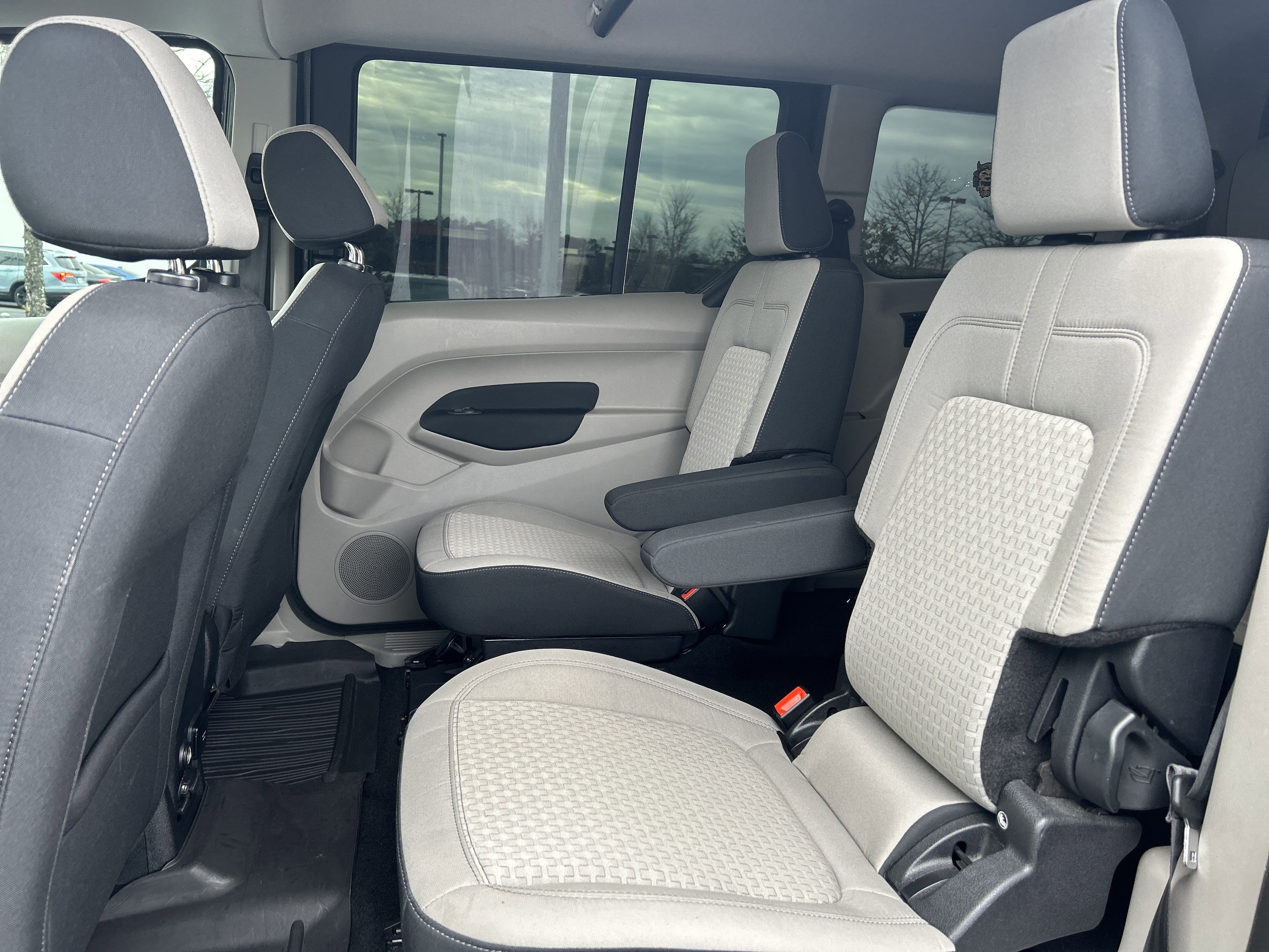Used 2019 Ford Transit Connect XLT image 26