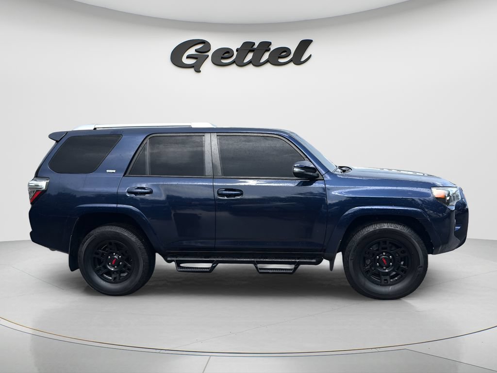Used 2017 Toyota 4Runner SR5 Premium RWD image 4