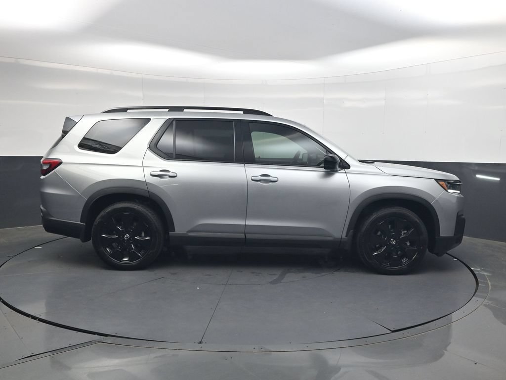 New 2026 Honda Pilot Black Edition image 3