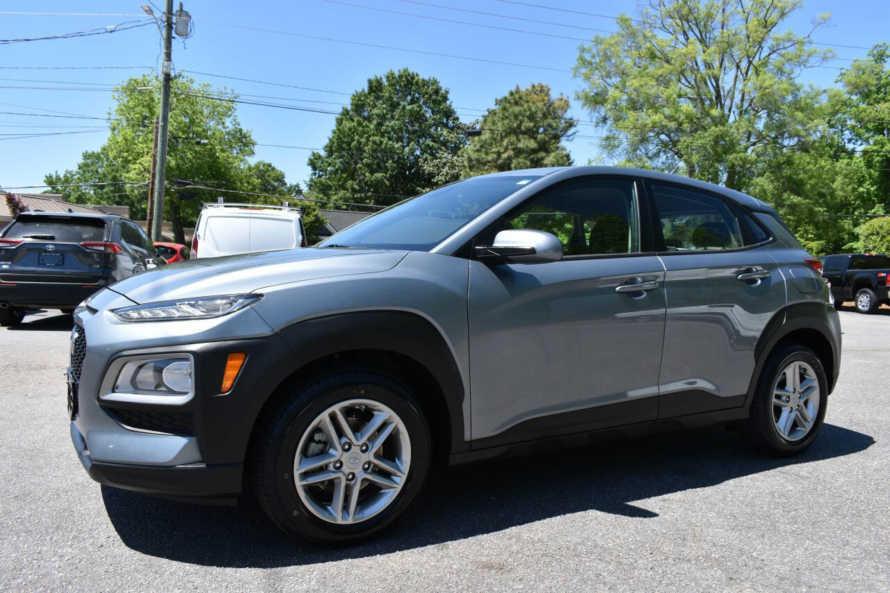 Used 2021 Hyundai Kona SE FWD image 2