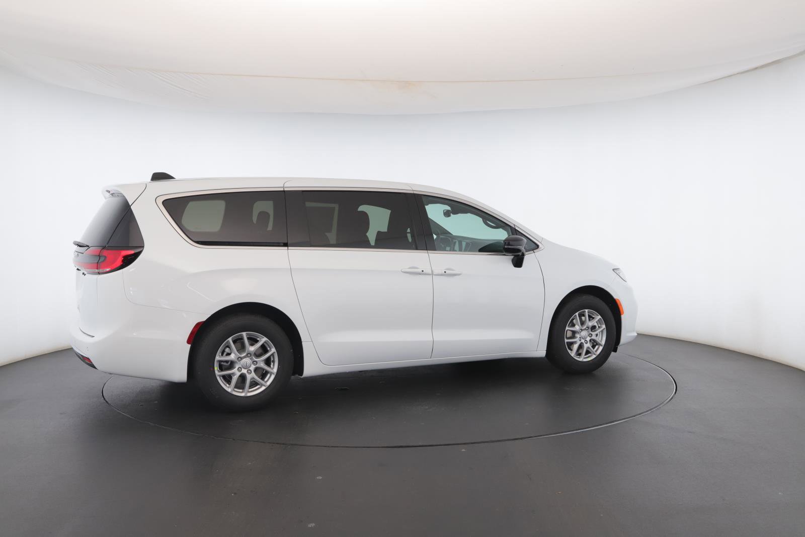 New 2026 Chrysler Pacifica Select image 26