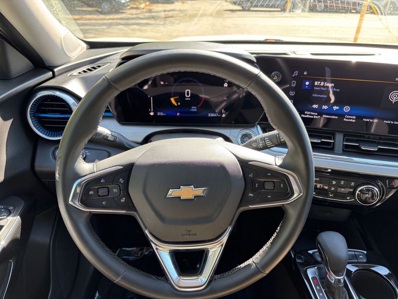 Used 2025 Chevrolet Trax LT w/ LT Convenience Package image 29