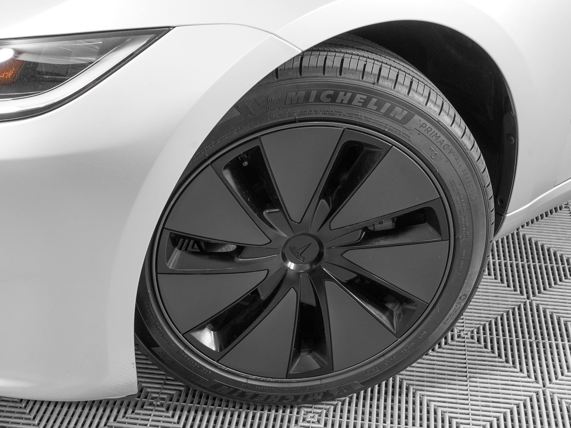 Used 2025 Tesla Model 3 RWD image 32