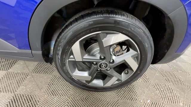 Used 2023 Hyundai Venue SEL FWD image 21