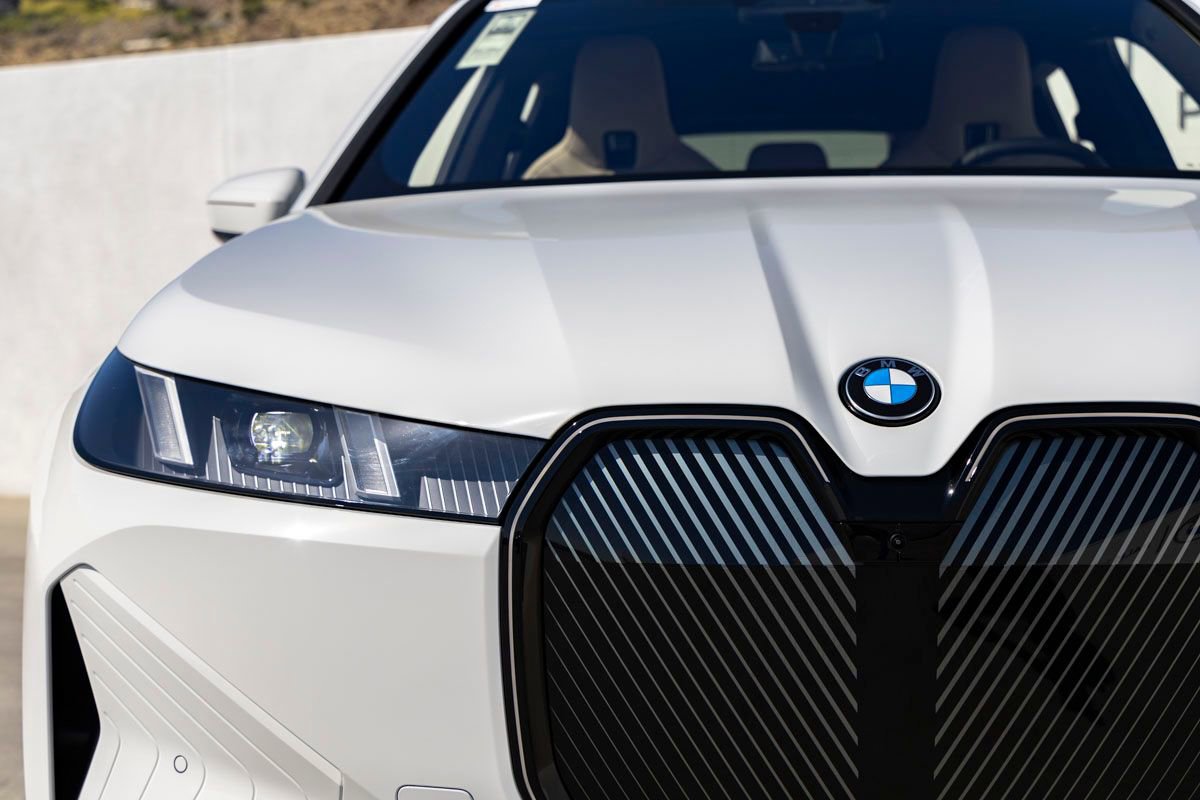 New 2026 BMW iX xDrive45 image 9