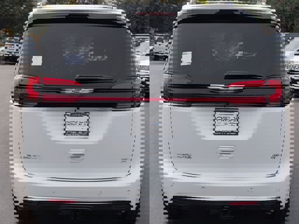 New 2026 Chrysler Pacifica Pinnacle w/ Trailer Tow Group image 6