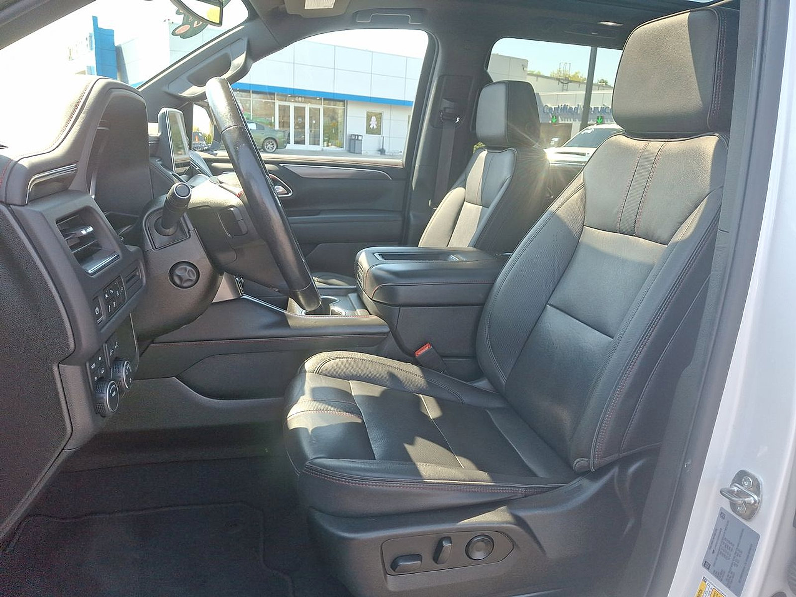 Certified 2022 Chevrolet Suburban RST w/ Luxury Package AWD/4WD image 11