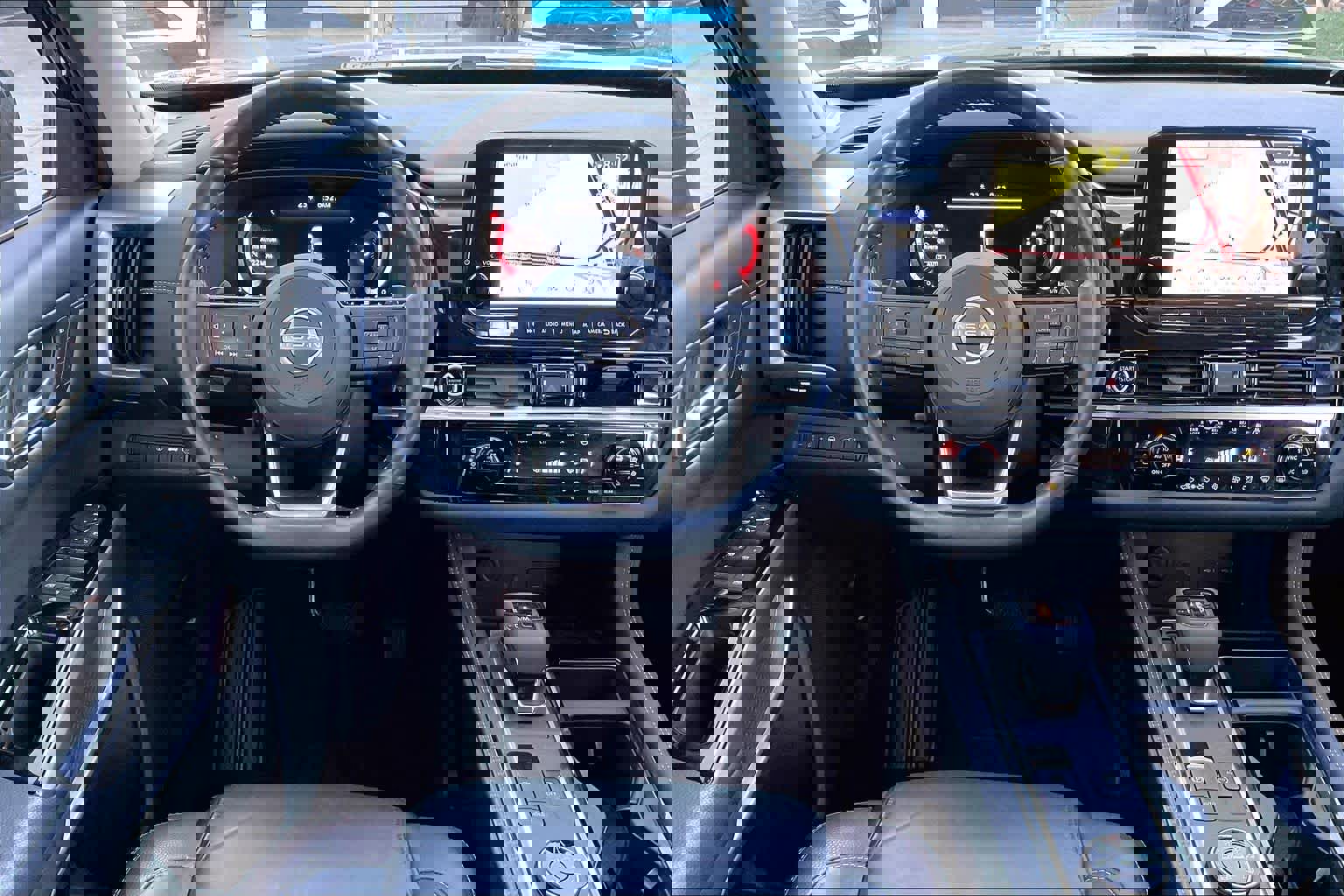 Used 2024 Nissan Pathfinder Platinum image 7