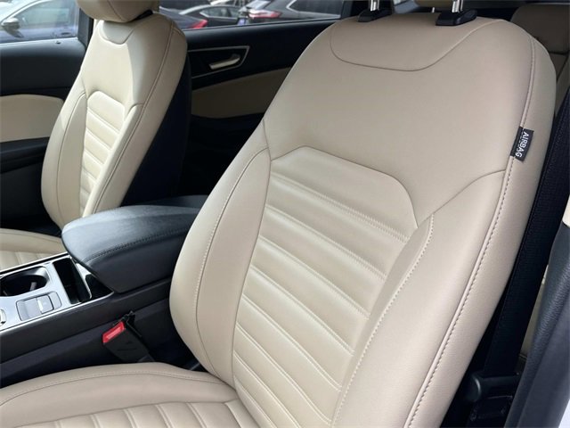 Used 2020 Ford Edge SEL image 29