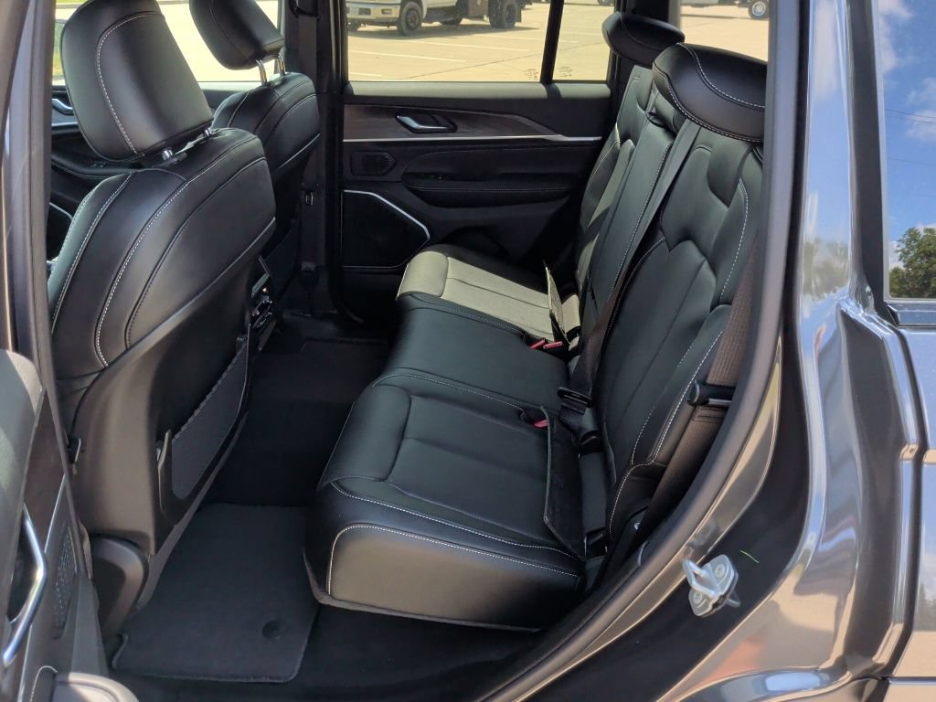 New 2026 Jeep Grand Cherokee Limited AWD/4WD image 43