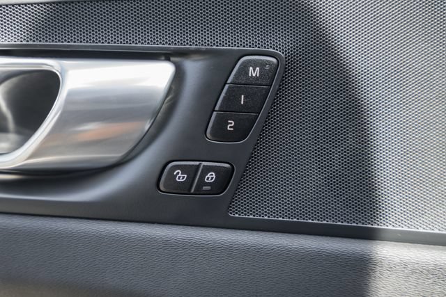 Certified 2026 Volvo XC60 B5 Plus AWD/4WD image 41