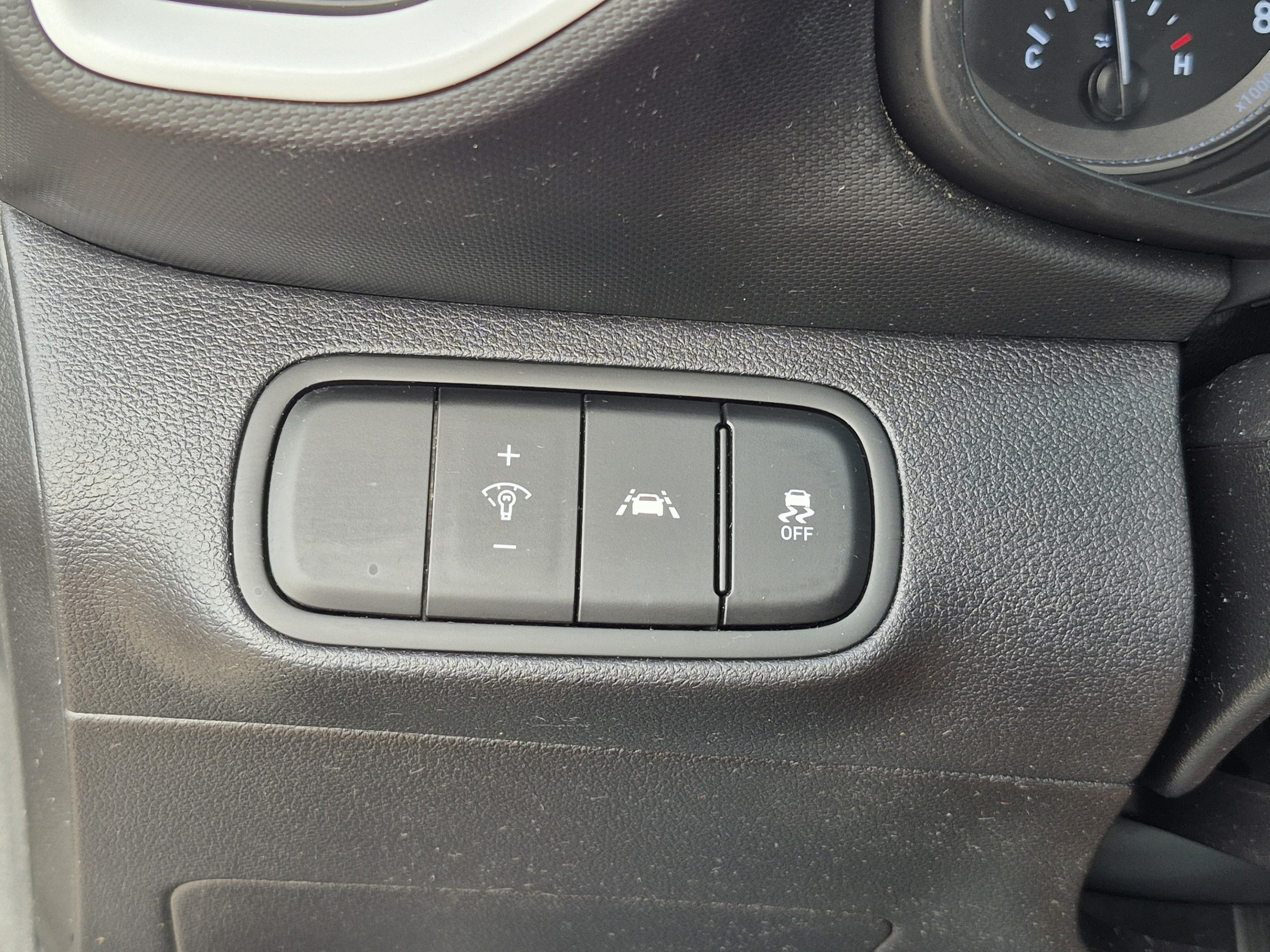 Certified 2022 Hyundai Venue Limited FWD image 25